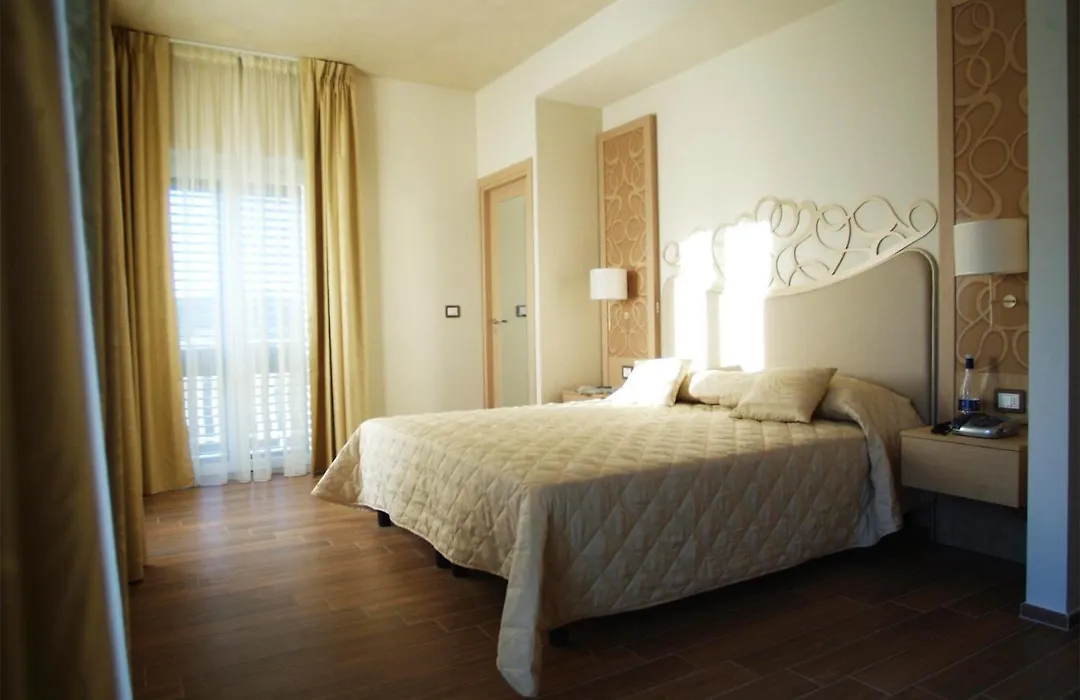 Hotel Duchessa Della Sila-1